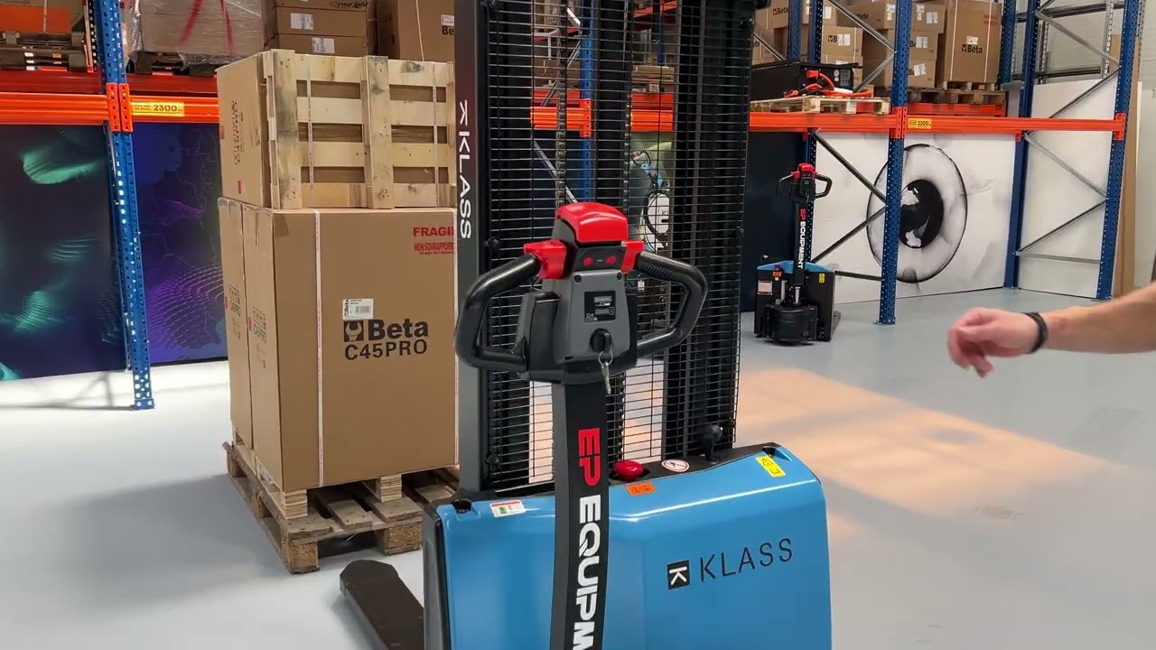 DS3, Stoccatore elettrico 1.500 kg, sollevamento 2.5 - 3 - 3.6 - 4.15 m , Batteria Li-Ion