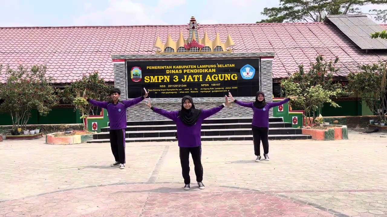 Tari Kreasi Bhineka Tunggal Ika  SMPN 3 Jati Agung ( Projek Penguatan Profil Pelajar Pancasila )