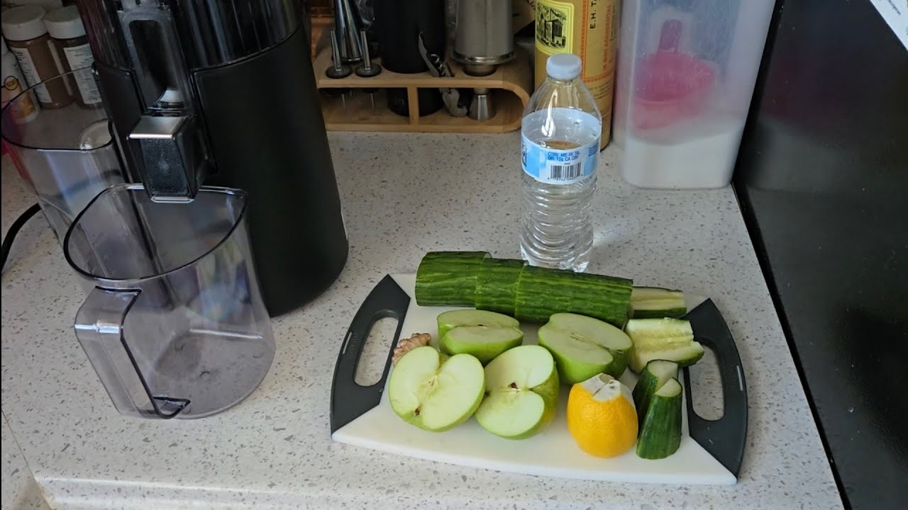 HUROM H70 | first juice! Lemon apple cucumber 