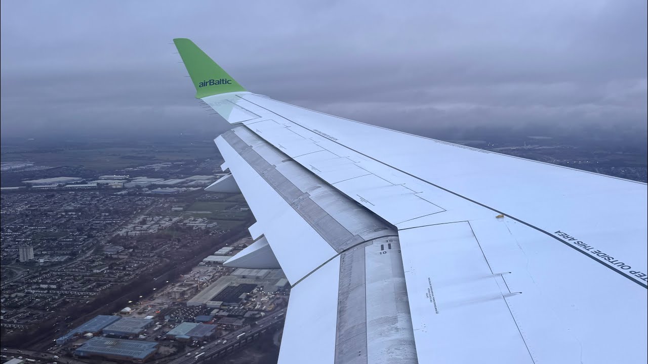 Early morning landing of AirBaltic A220-300 (operated by SWISS) at Birmingham🇬🇧