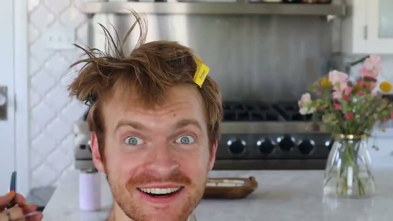 Finneas being Finneas for 1 minute 47 seconds straight