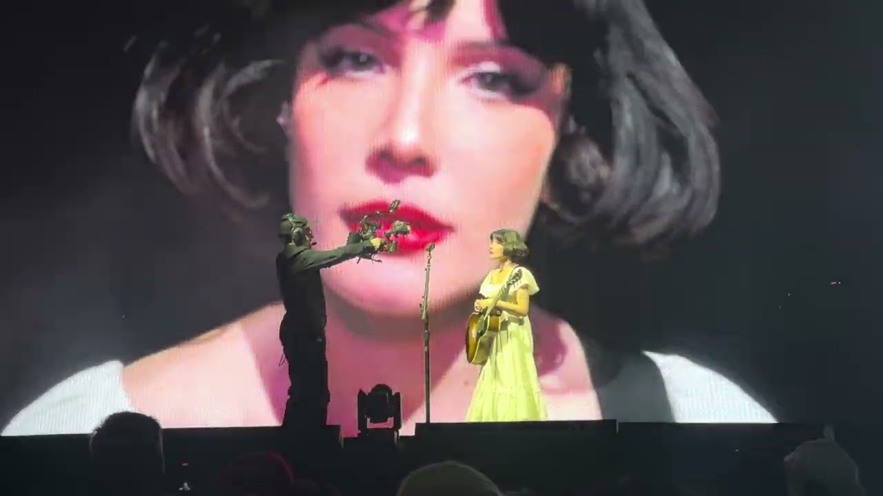 Halsey - Only Living Girl in LA / Lonely is the Muse LIVE @ Auburn WA 6/28/25 For My Last Trick Tour
