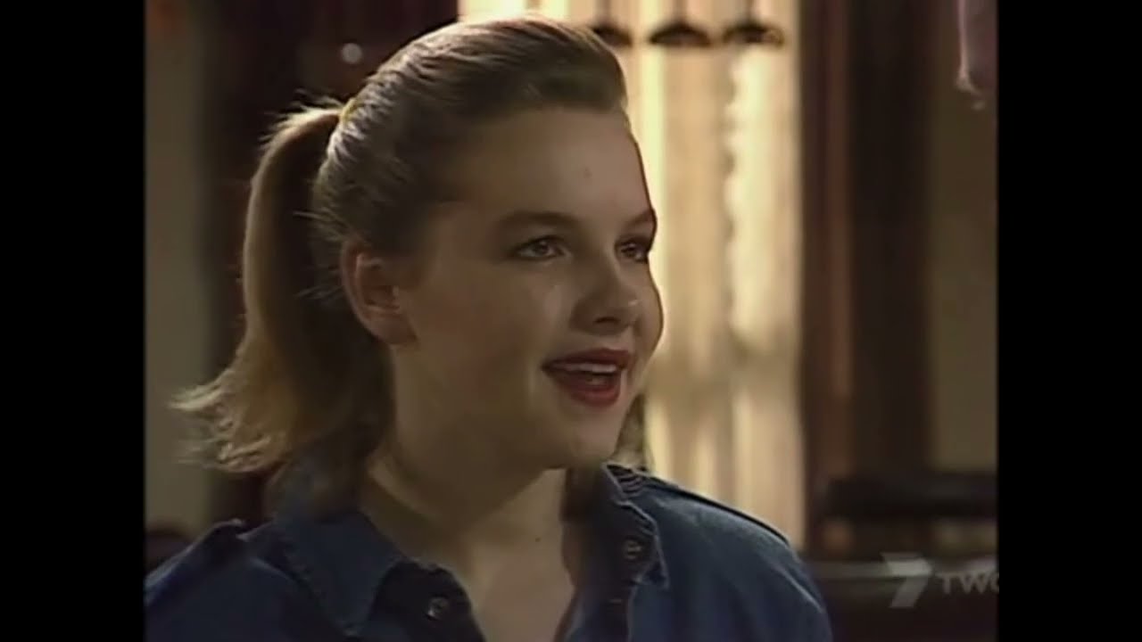 Home and Away - Roo decides to be with Frank in the city