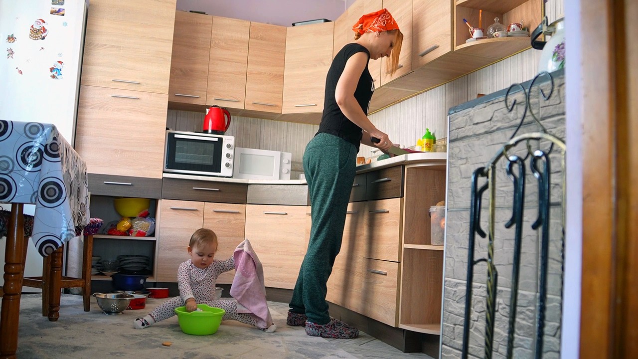A cold day in the mountains ❄️ Borscht and chocolate cake