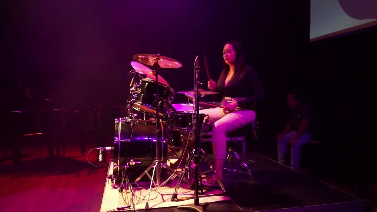 Vanessa Nunes - Yellow