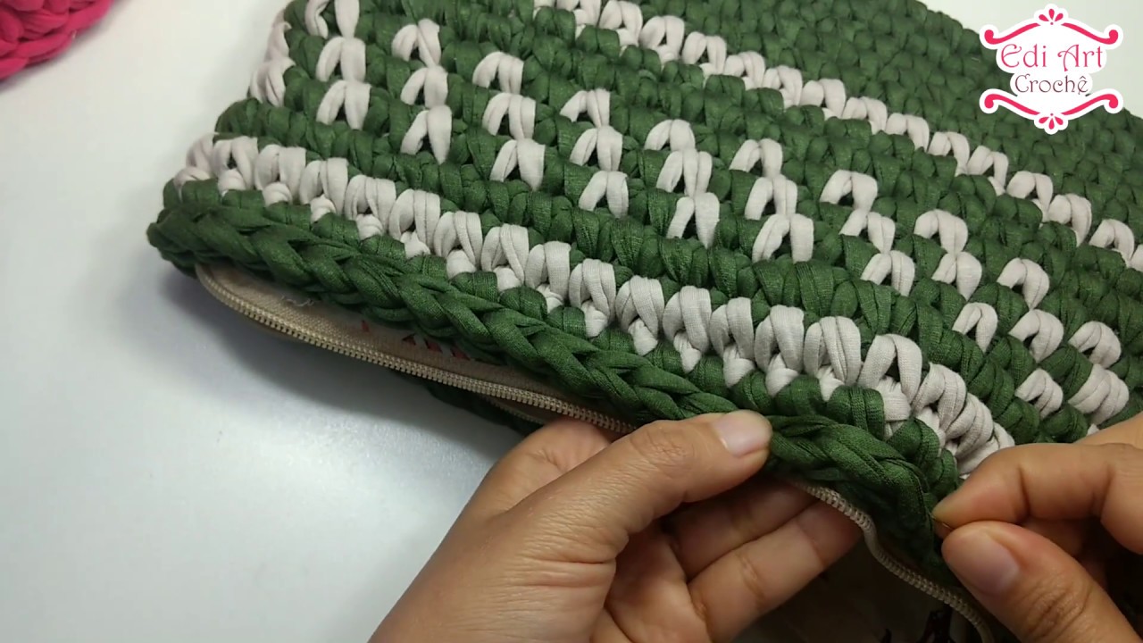 Colocando forro e ziper em bolsa de fio de malha | Clutch | Bag | Trapilho | Edi Art Crochê