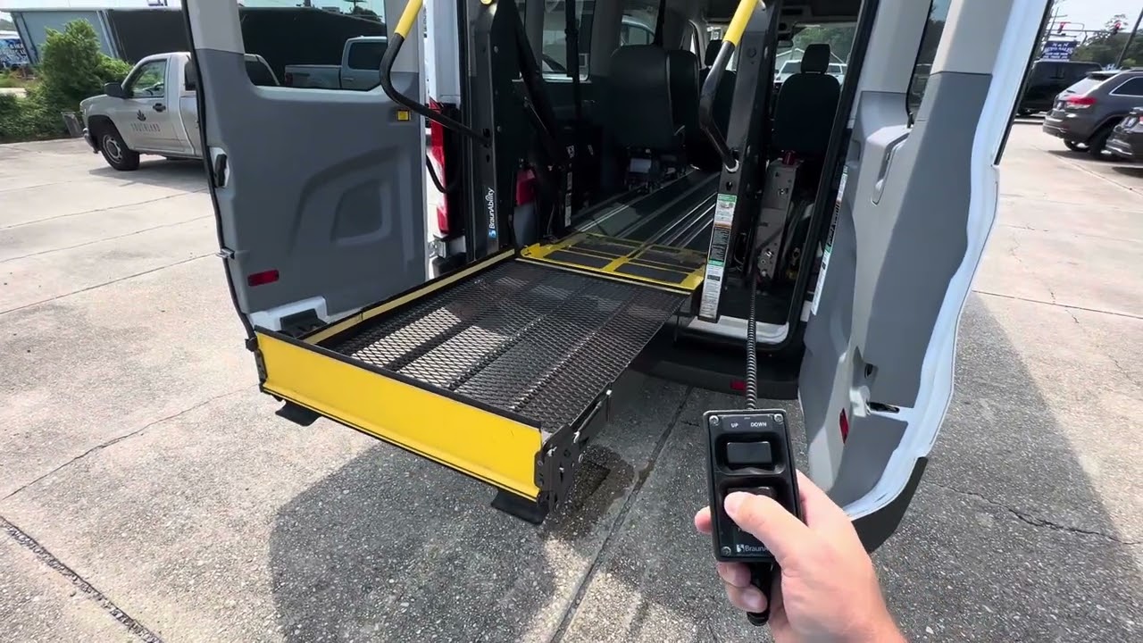 2016 Ford Transit 350 Handicap Van BraunAbility Heavy Duty Lift