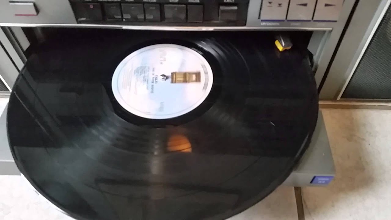 1980's JVC dc7 portable stereo disc center