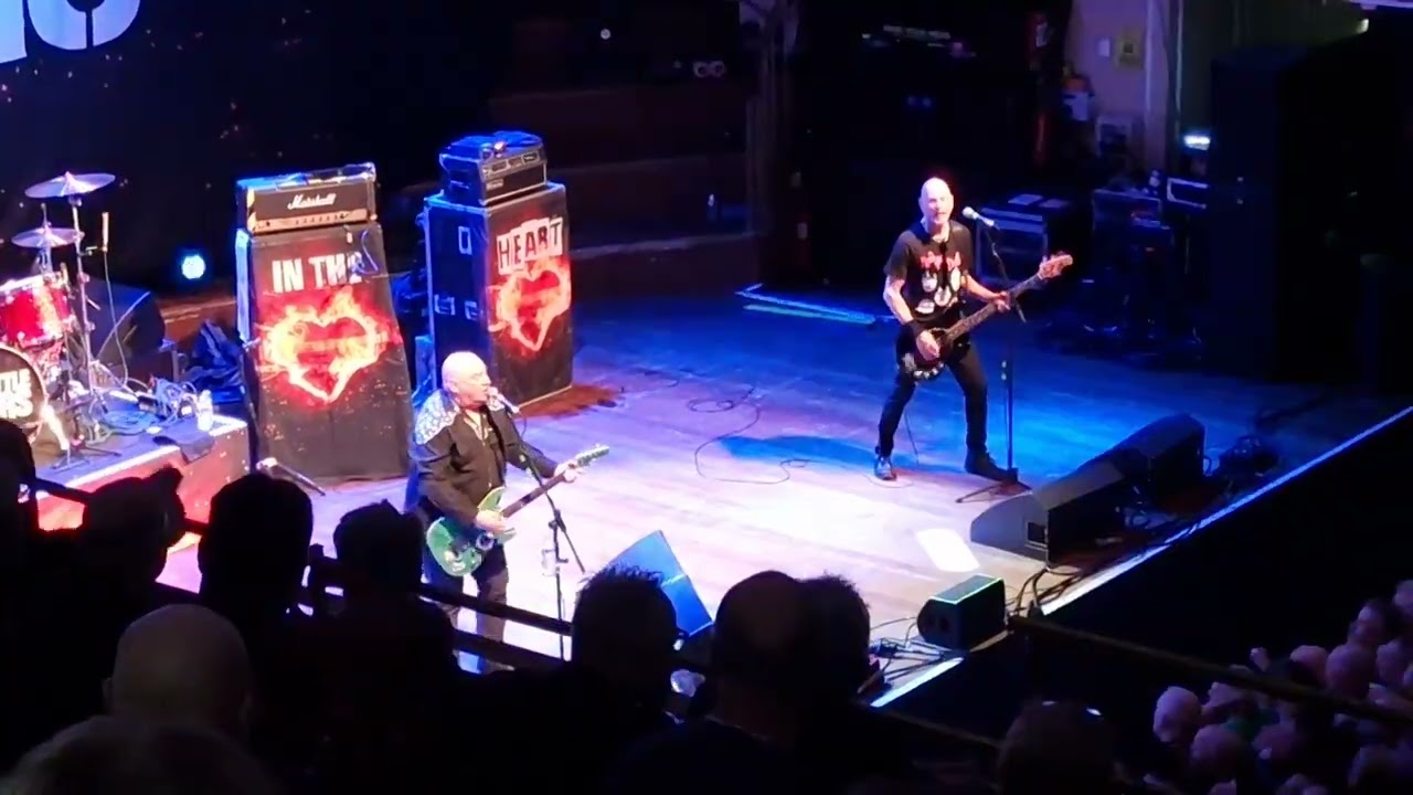 Tin Soldiers / Suspect Device Stiff Little Fingers @ Newcastle City Hall.