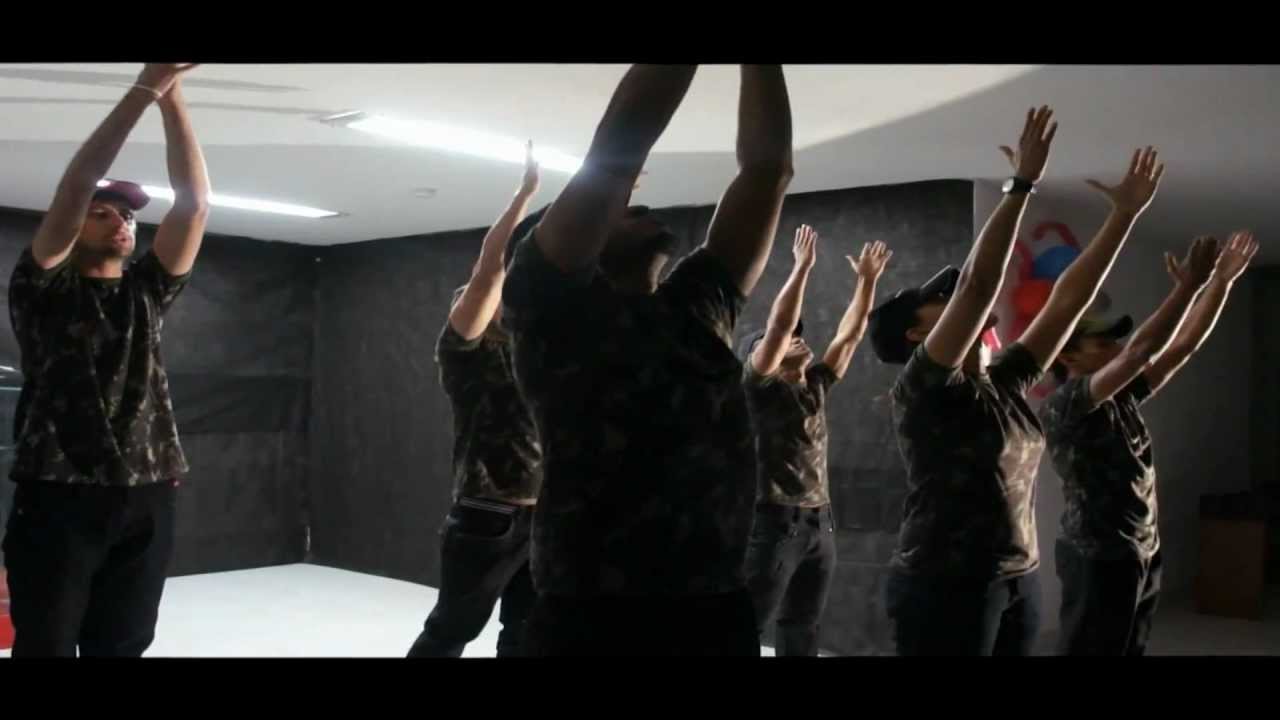 Um chamado - Quatro por um (coreografia)
