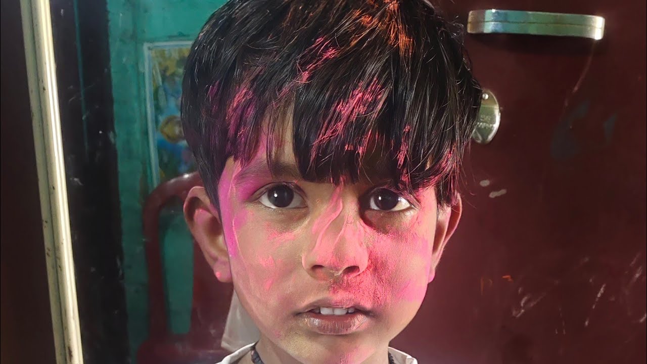 पुलकित ने पहली बार होली खेली # पुलकित को लगी चोट #complete family vlogs # please subscribe 