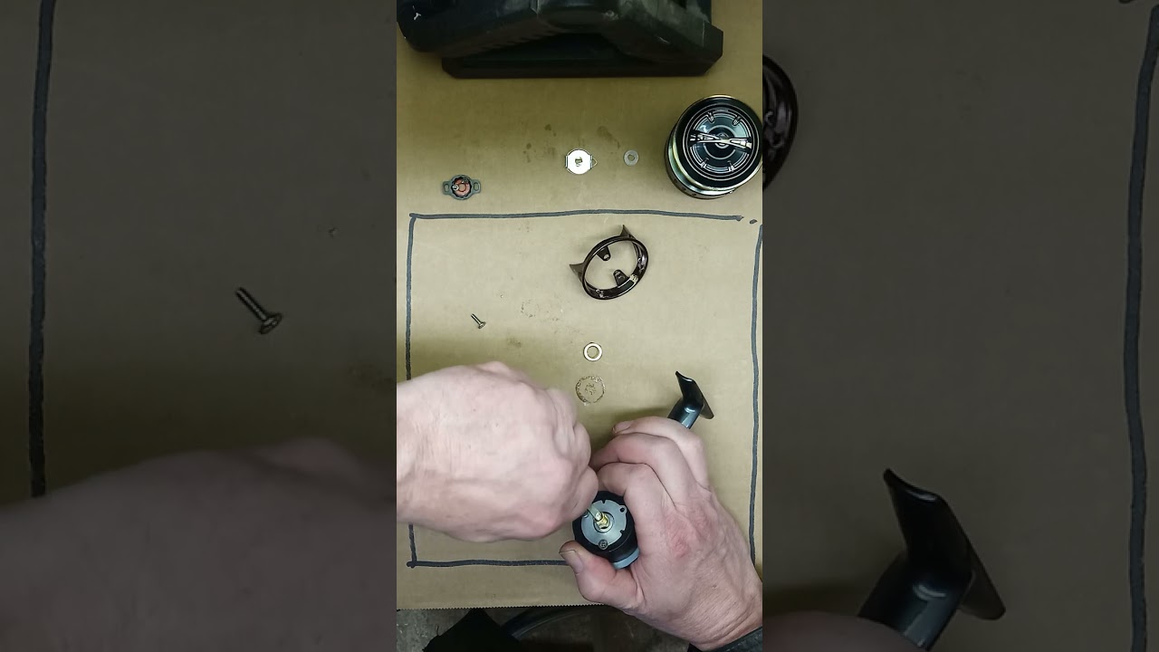 Accuretta Menethil 6000 fishing reel teardown.