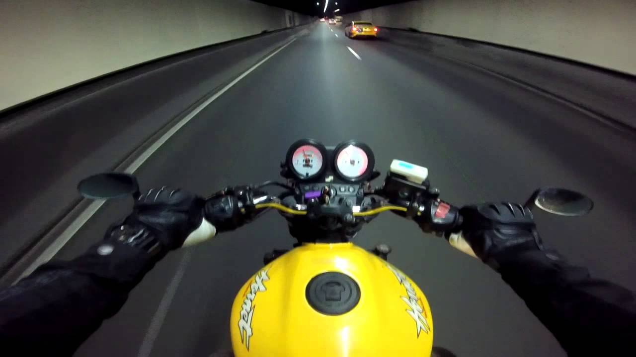 EXHAUST MUSIC INSIDE THE TUNNEL | 99 Hornet CB 600F