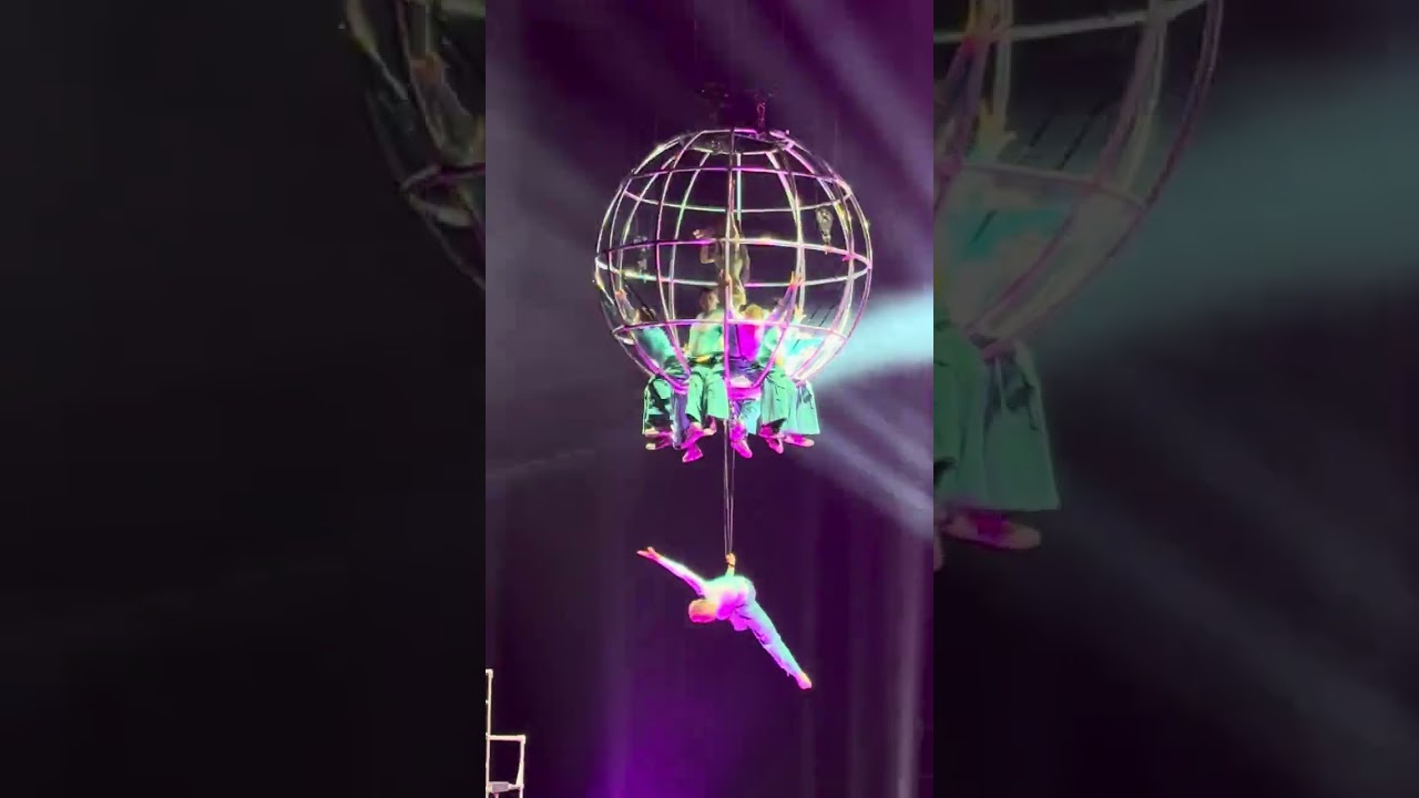 Katy Perry - I kissed a Girl Live at Utilita Sheffield Arena - The Lifetimes Tour