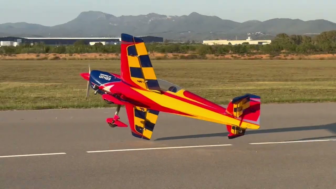 Extreme Flight Extra 104