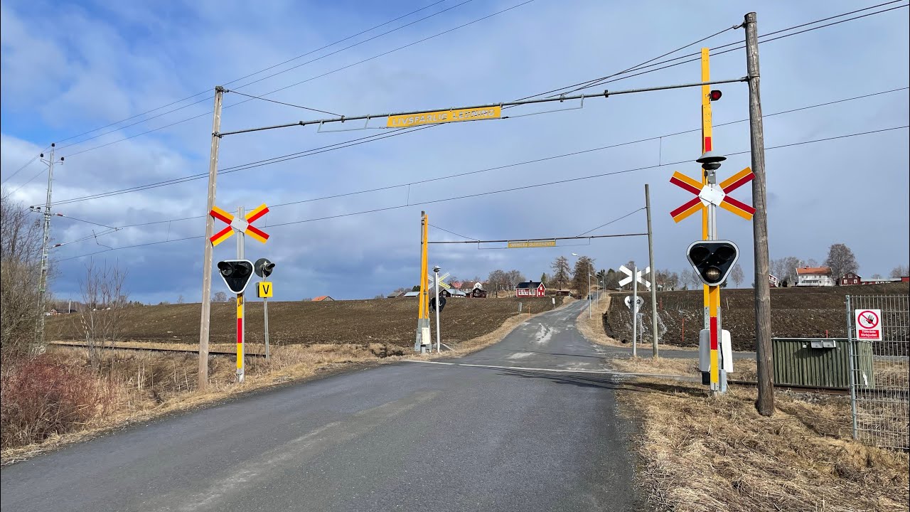 Järnvägsövergång Dvärsätt // Railroad crossing