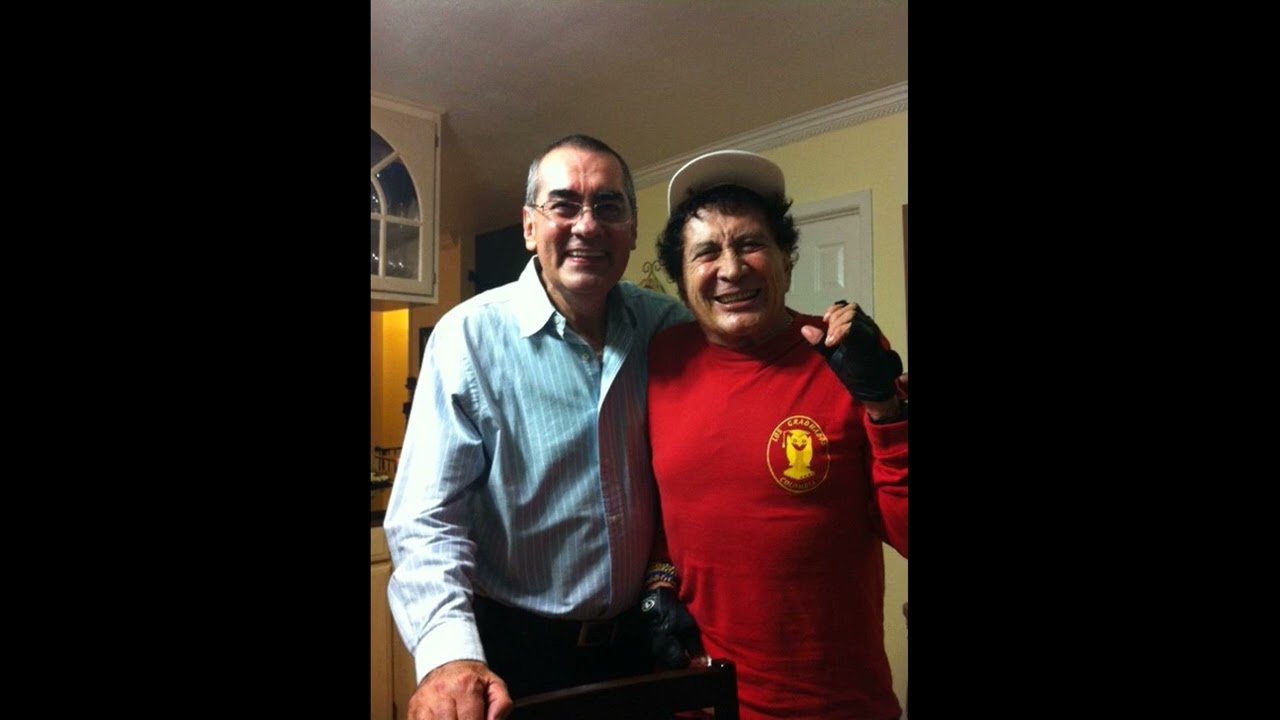 SE ME FUE  - JAIME ARANGO CON LOS GRADUADOS - 1983  MAESTRO RAFAEL ITHIER  - IN MEMORIAM