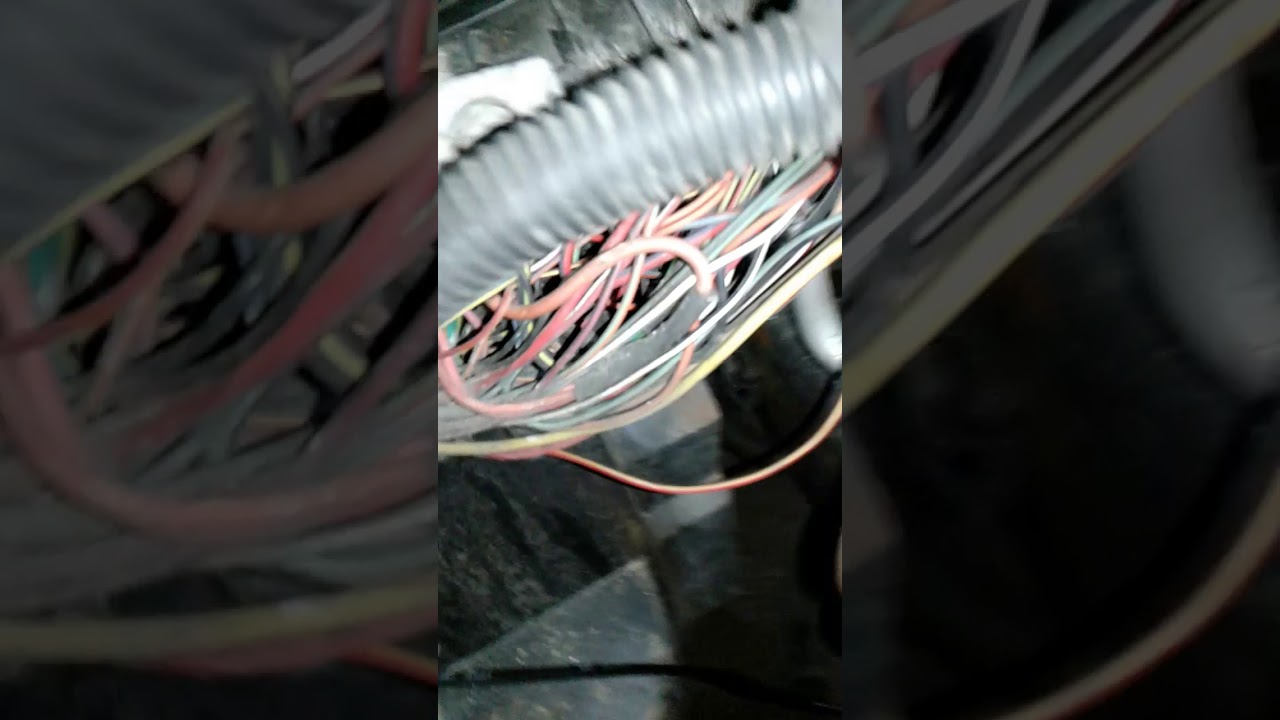 2008 Crown Victoria P71 windshield wiper motor issue. Broken wire