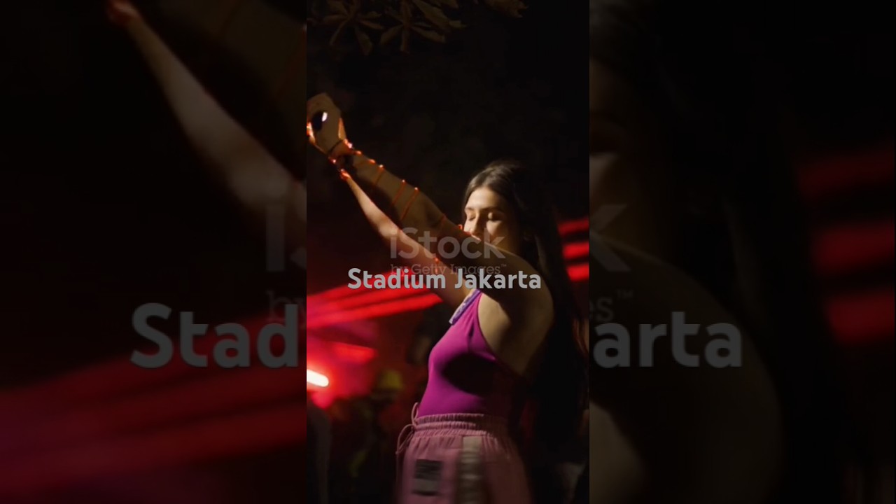 PRAY STADIUM JAKARTA CEWE BULE LAGI PARTY 