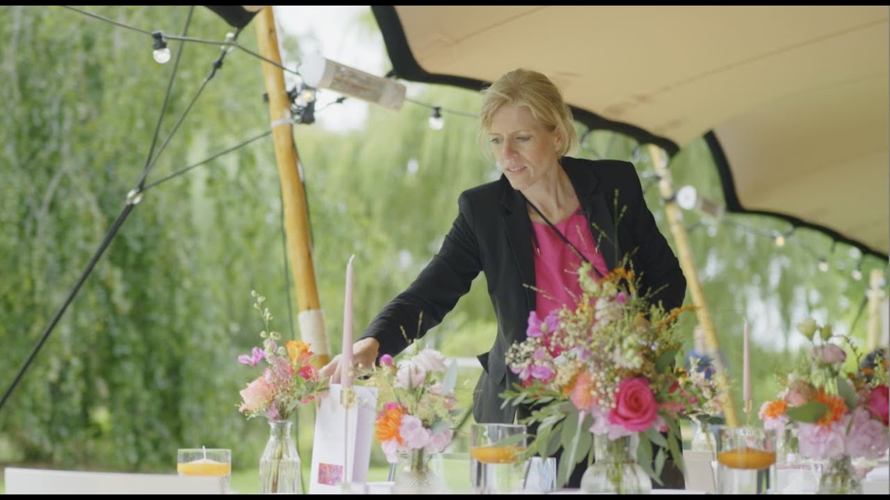 Melanie Goldberg - Behind the scenes