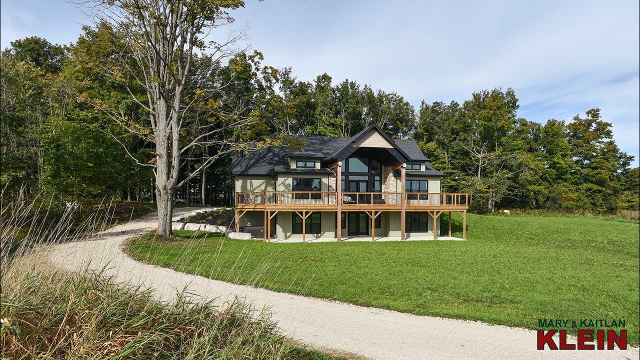 Mulmur &ndash; Brand New Bungalow on 24.58 Acres For Sale | Mary & Kait Klein