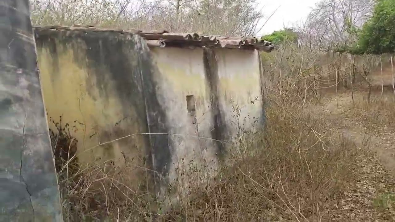 EXPLOREI UMA CASA ABANDONADA COM QUASE TUDO DENTRO 😱