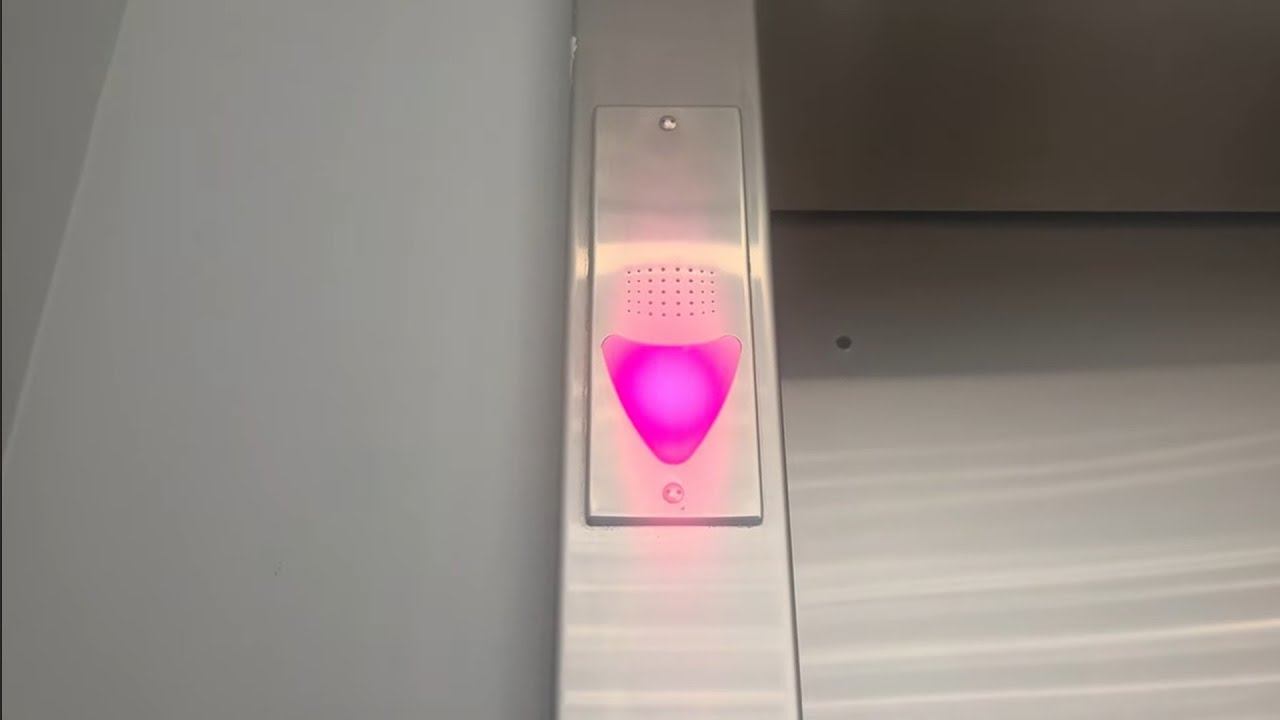 Schindler HT hydraulic elevator in H&M at South Shore Plaza in Braintree-MA