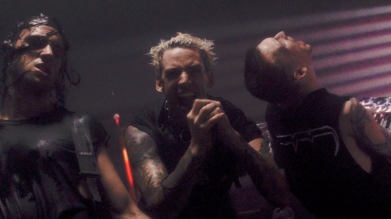 NOWHERE2RUN - Motives (Official Music Video)