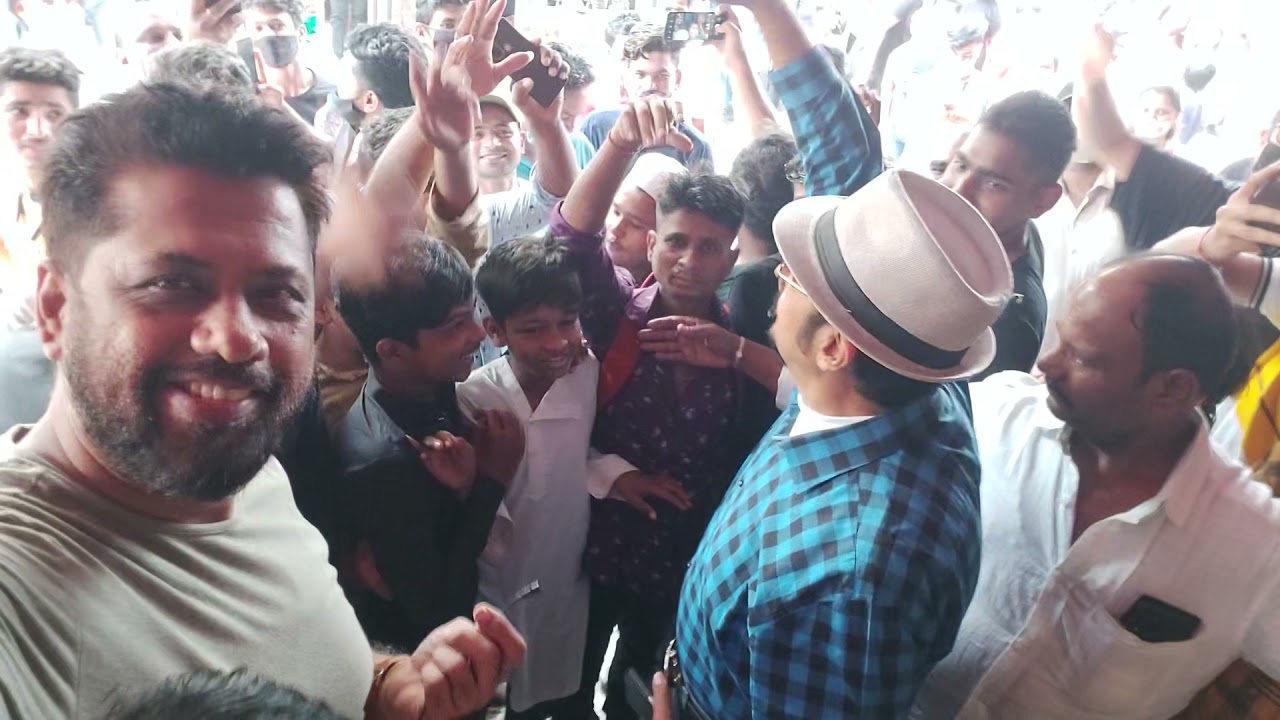 #GulshanGrover For #Sooryavanshi Public Reaction at Gaiety Galaxy Theatre Bandra
