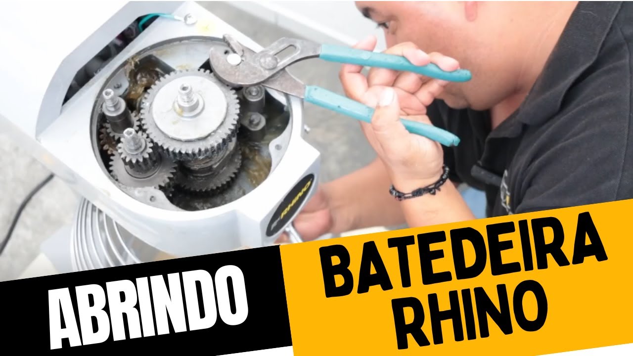 Abrindo Batedeira Industrial RHINO BATI-20 para trocar a graxa.