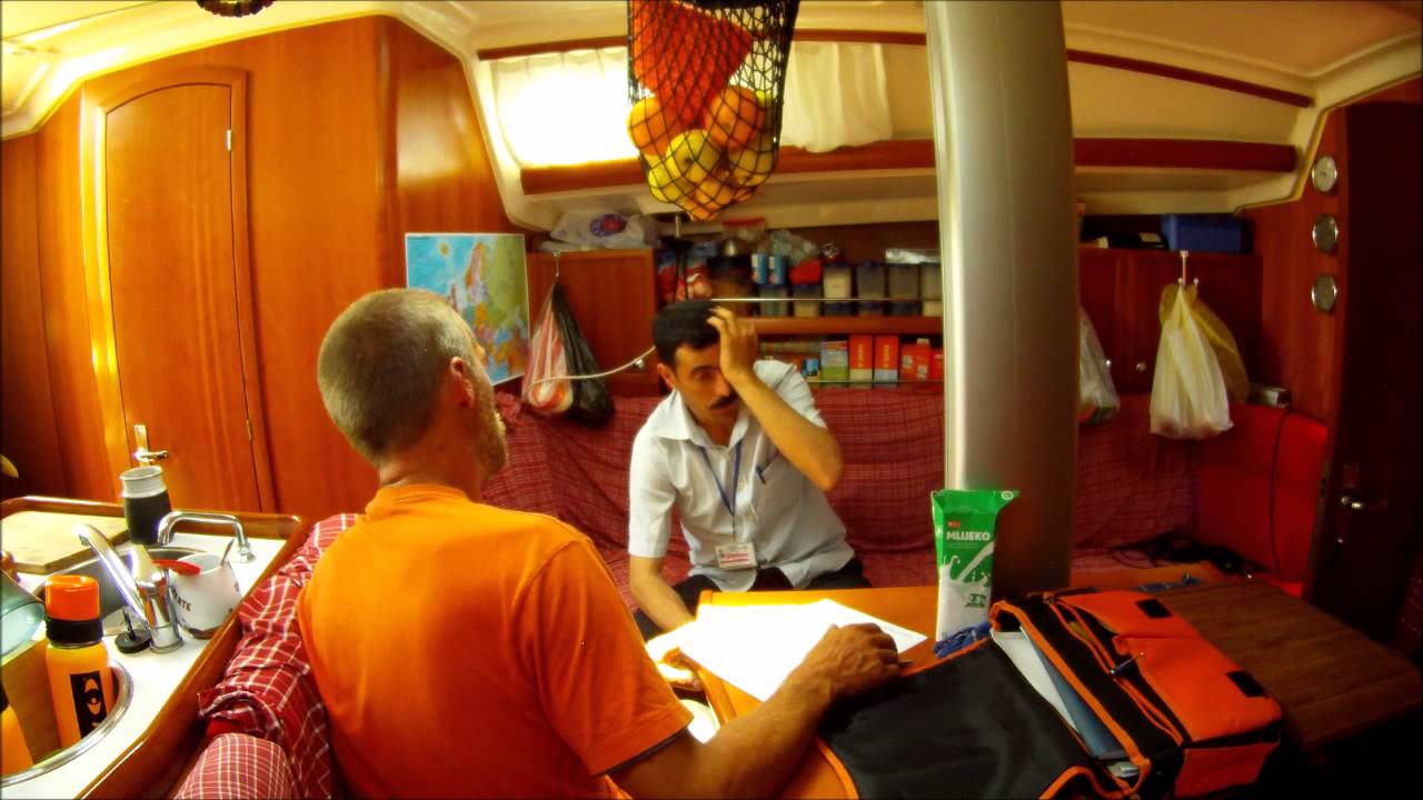 Passkontrolle in Algerien - Segeln Afrika Nordküste @XTripSailing Einhand
