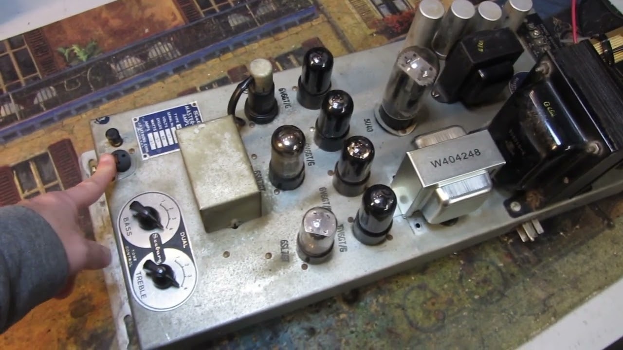 Part 2 Seeburg M100B jukebox amp MRA1 repair new output transformer install