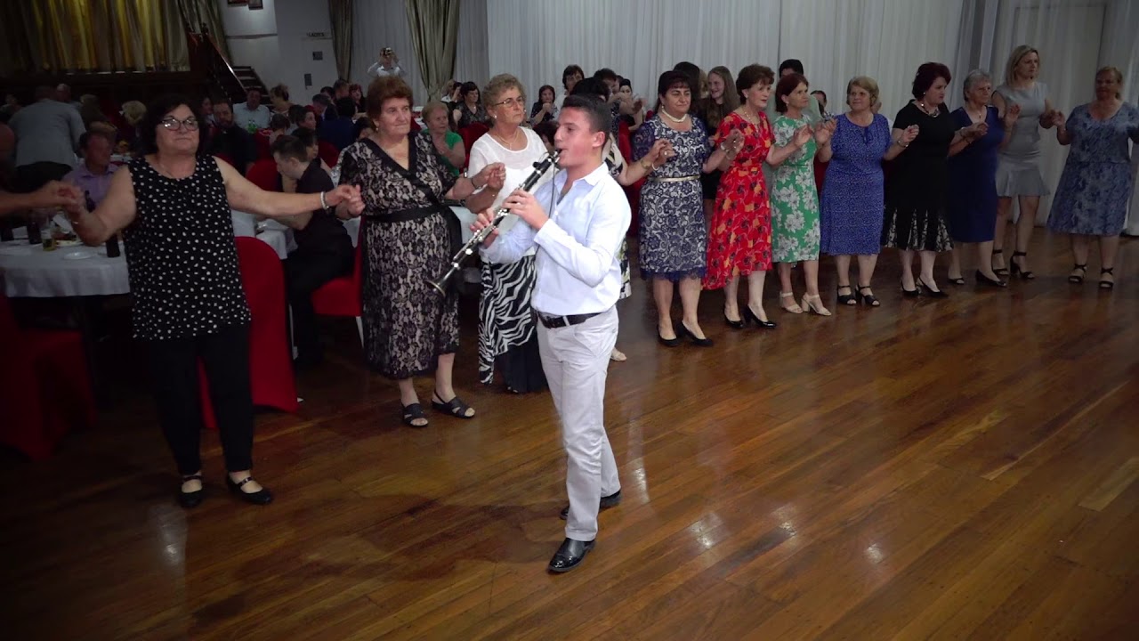 PEMBE - ORO  so ANDREJ ILIOSKI