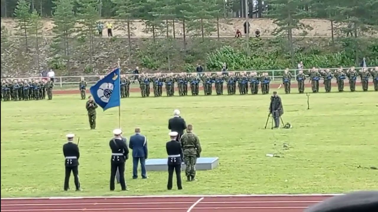 Keski-Suomen maanpuolustusjuhla Joutsassa 7.8.2022 - sotilasvalatilaisuus, ylilento sekä ohimarssi.