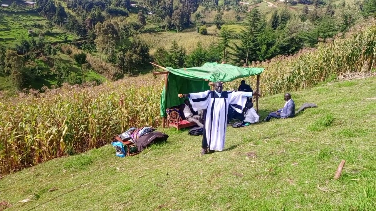 Kipsigis Ben giving out vote of thanks during kobilos burial