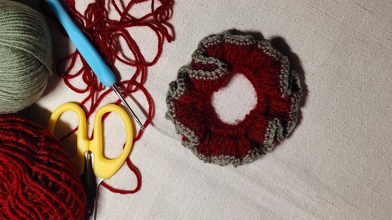 Crochet hair scrunchie tutorial begginers. #yarn#viral#crochetting#knitting#wool#fyp#famous#popular