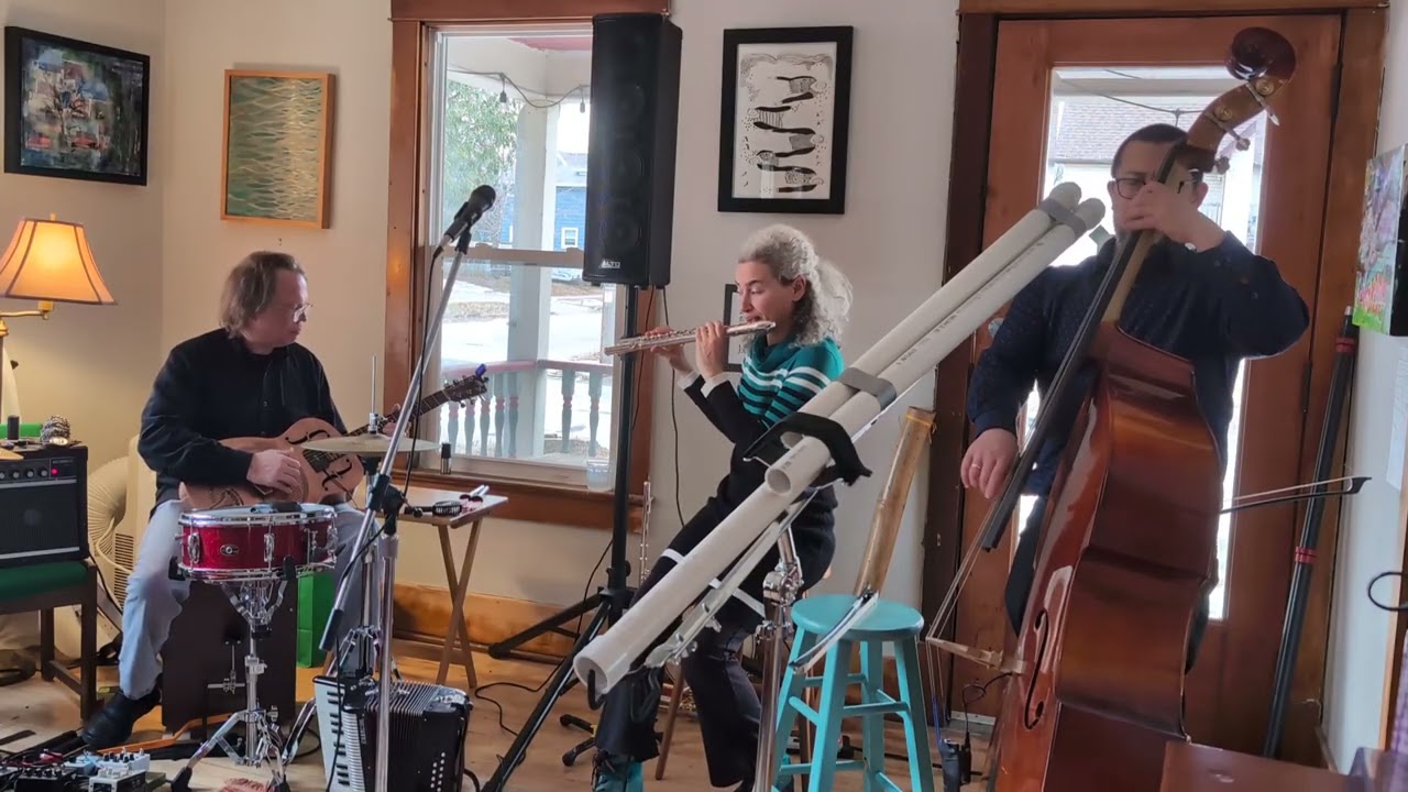 2773 - Tad’s Living Room (Improvisation By Loren Dempster, Tad Neuhaus, Jonna Dane)