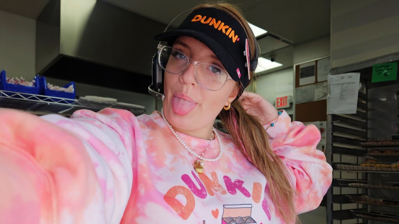 Day in my life working at Dunkin Donut 🍩 karaoke night with the fam🎶  