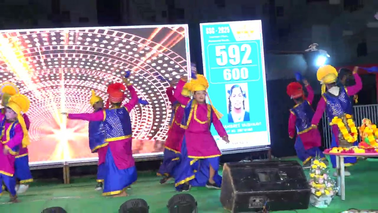 Bolo tara rara song performance
