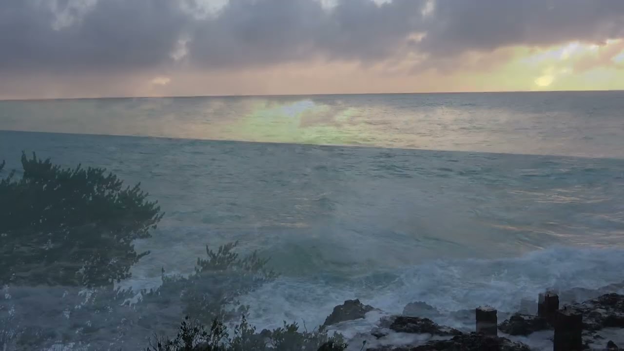 Nunqwi bouřlivý východ sluníčka u hotelu Sunrise View