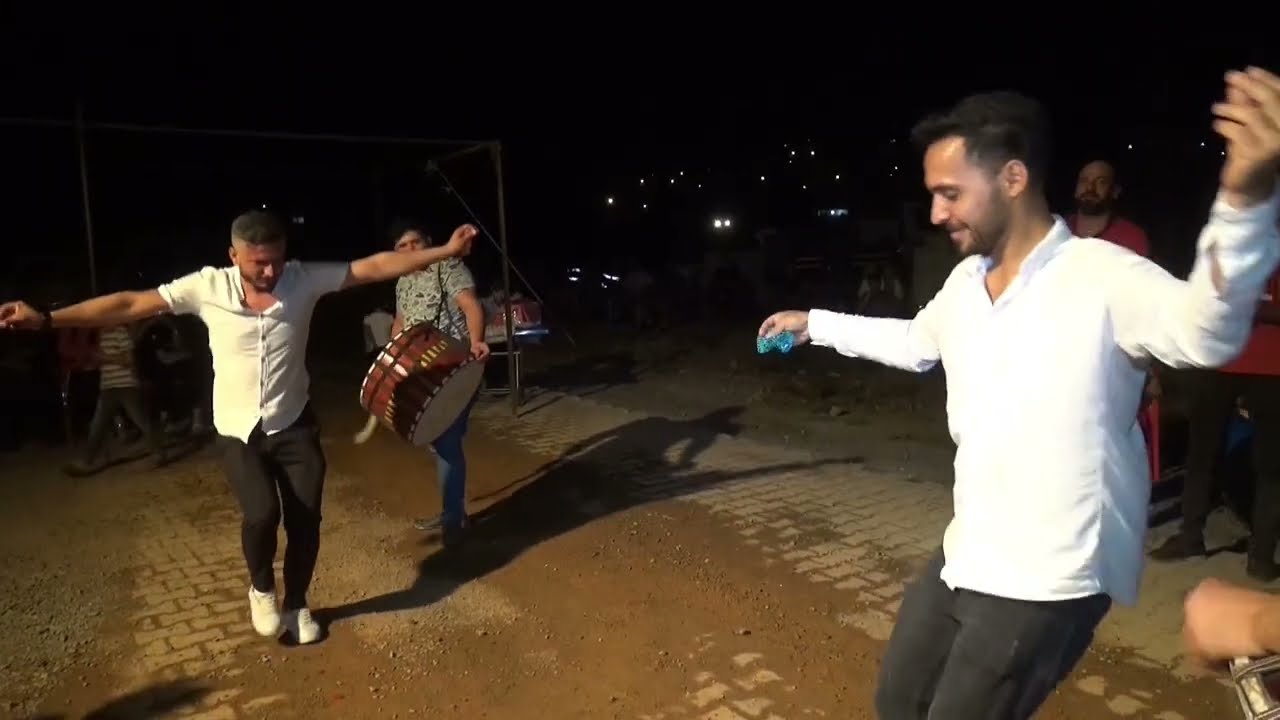 orkestra çetin Beyoğlu düğünleri düz halay dj çetin kırıkan halay orta oyun foto gözde türkoğlu
