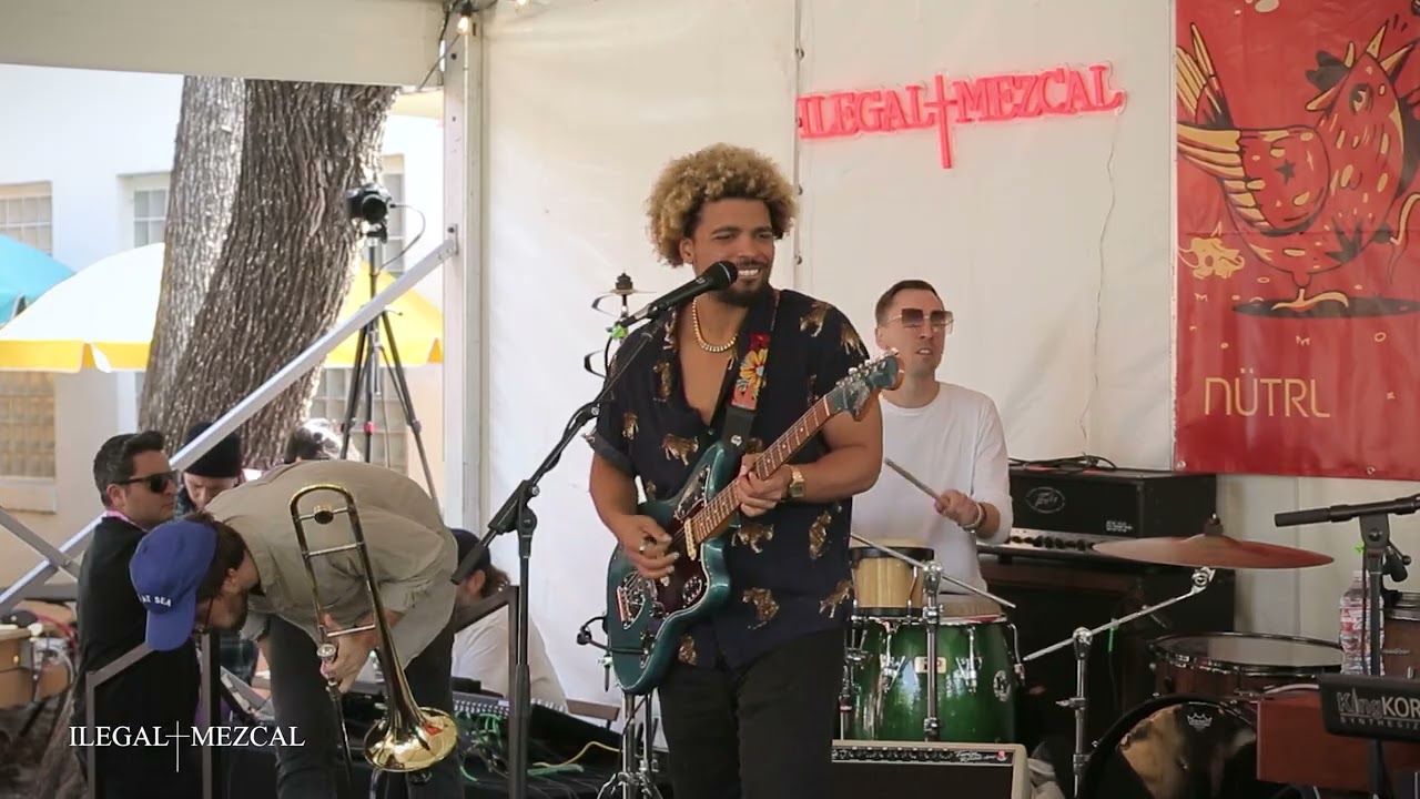 Devon Gilfillian live at the 2023 Paste Party in Austin
