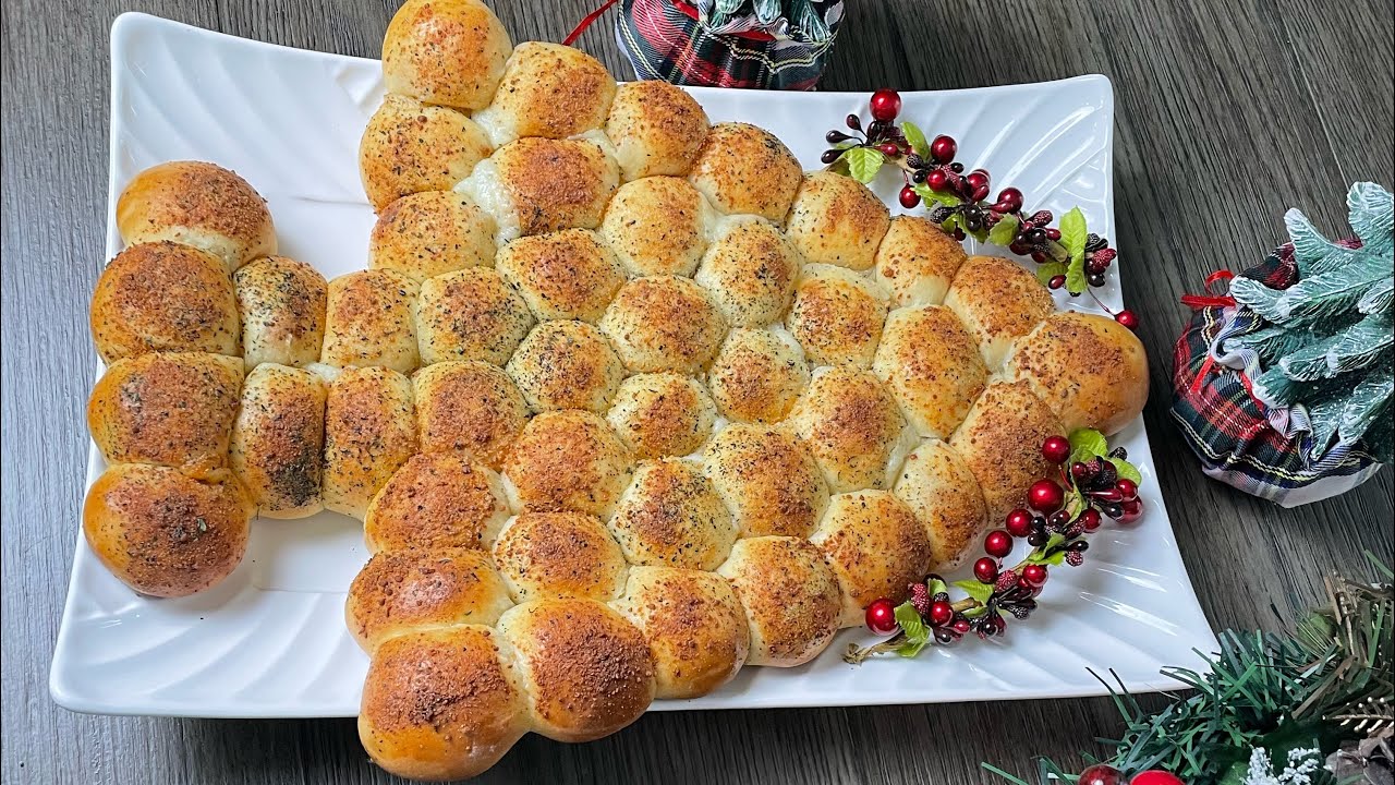 Pull Apart Bread Christmas Tree