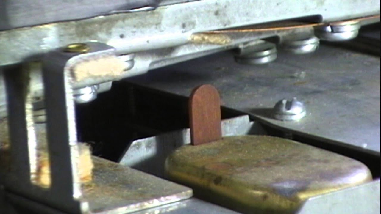Hammond Console key felts and preset key operation