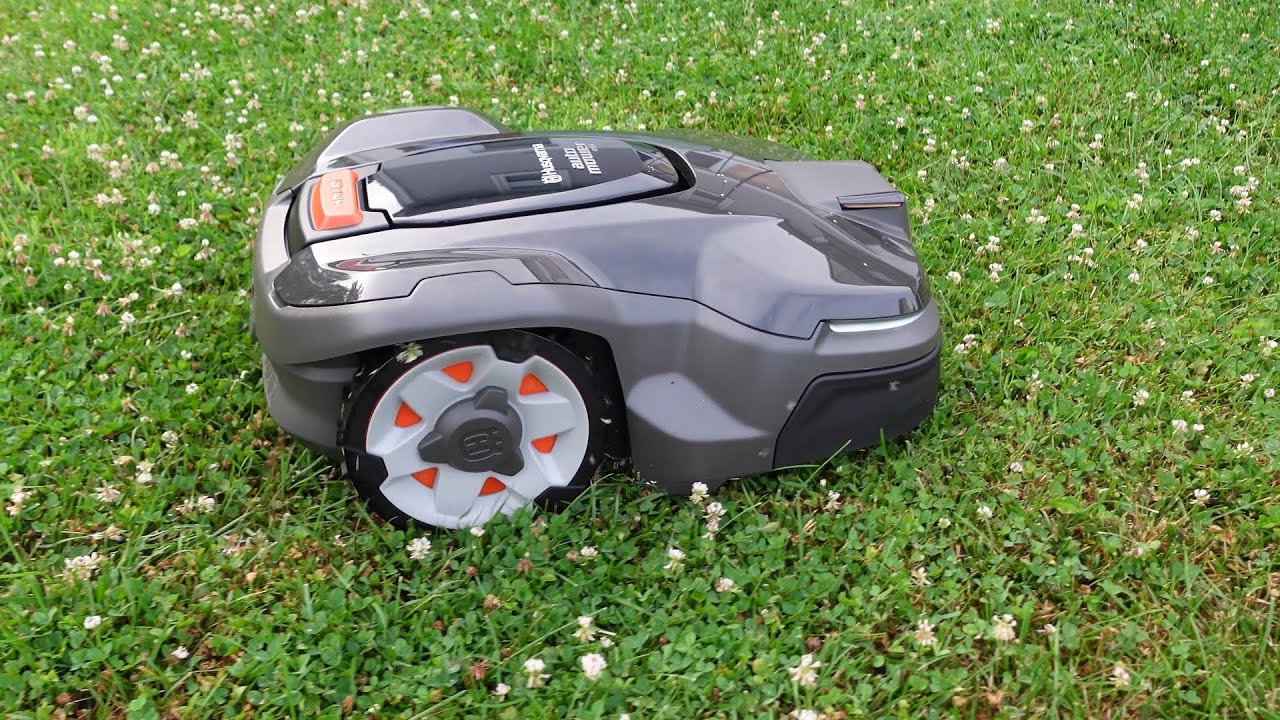 Husqvarna Automower 415X Unboxing and First Mowing