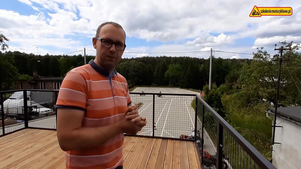 Spacer po placu manewrowym HigH Szkoła Jazdy i szkoleniemotocyklowe.pl