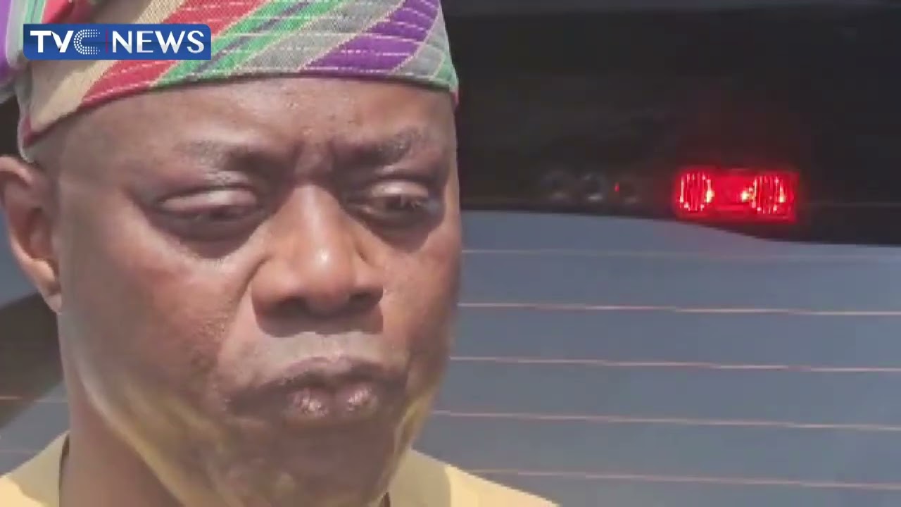 Chaos at PDP Secretariat as Teargas Hits Governor Makinde In The Eye