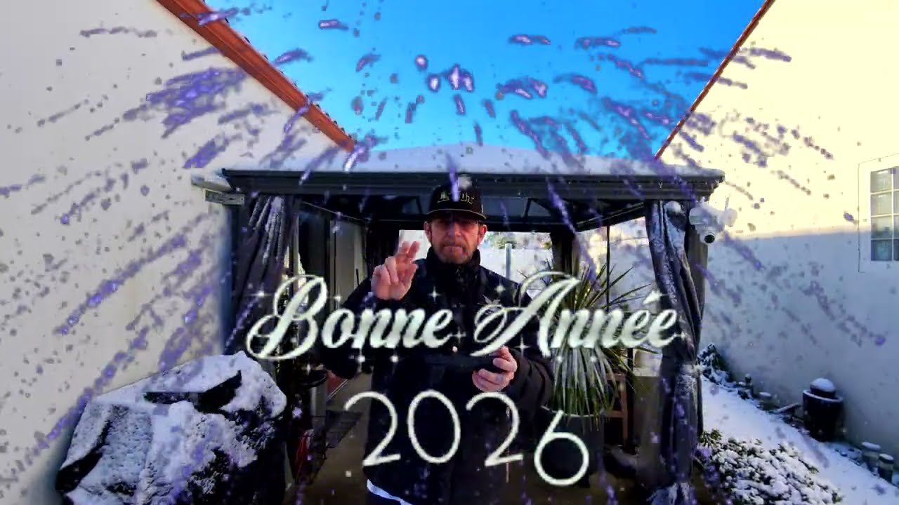De la neige en Vend&eacute;e... On sort les jouets ! BONNE ANNEE 2026 A TOUS !