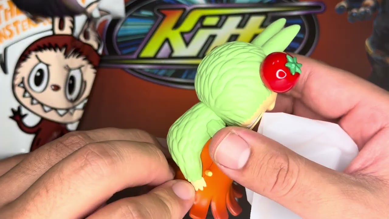 OPENING MY CHRISTMAS GIFTS 🎁 POP MART BLIND BOXES, BABY GROOT AND MORE!