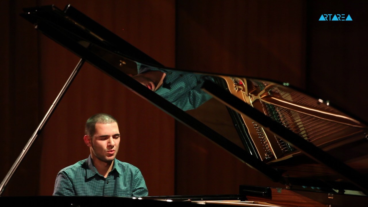 Beka Gochiashvili - Solo Concert - Round Midnight
